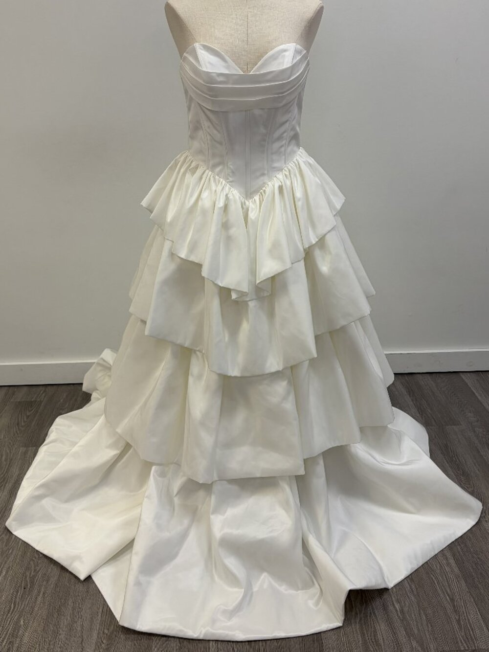 Jovani 45111 ivory size 8